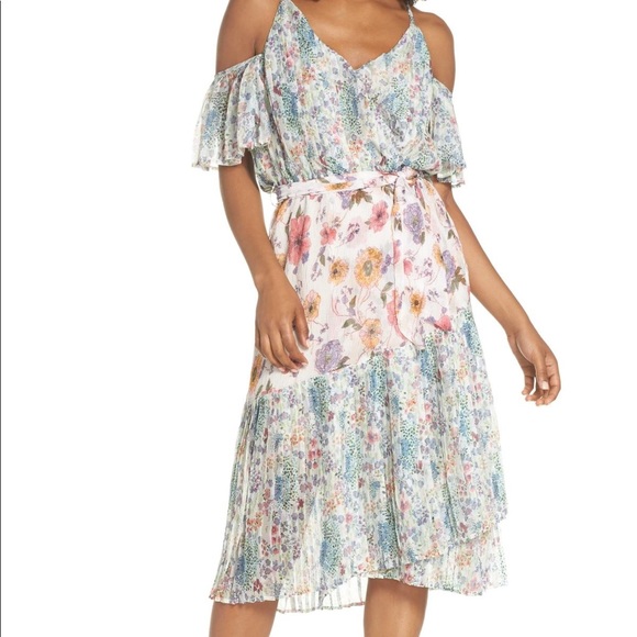 foxidox Dresses & Skirts - Foxiedox Furiosa Cold Shoulder Dress SZ M